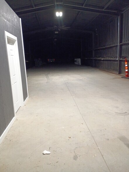 More Photos Of 2338 Fort Worth St, Grand Prairie Industrial For Sale