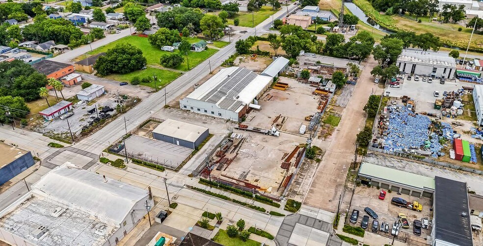 More Photos Of 110 N Shaver St, Pasadena Warehouse For Lease