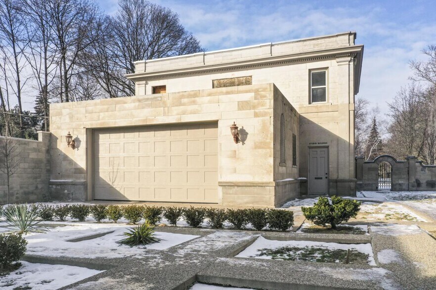 More Photos Of 8469 E Jefferson Ave, Detroit Office Residential For Sale