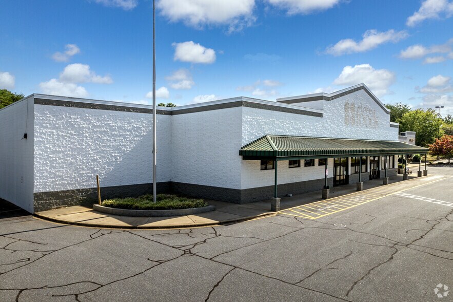 More Photos Of 3027-3035 Centennial Blvd, Claremont Storefront For Lease