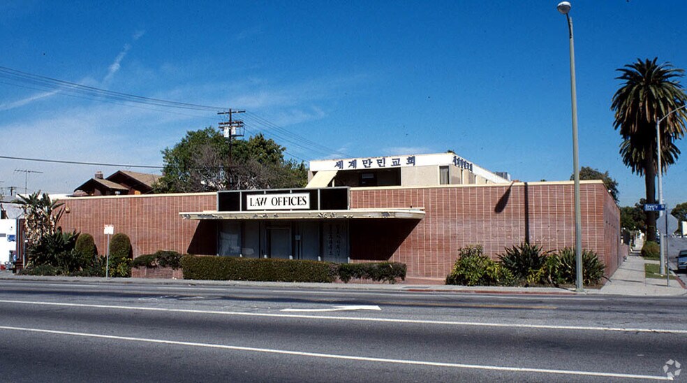 More Photos Of 2551 Beverly Blvd, Los Angeles Office For Lease