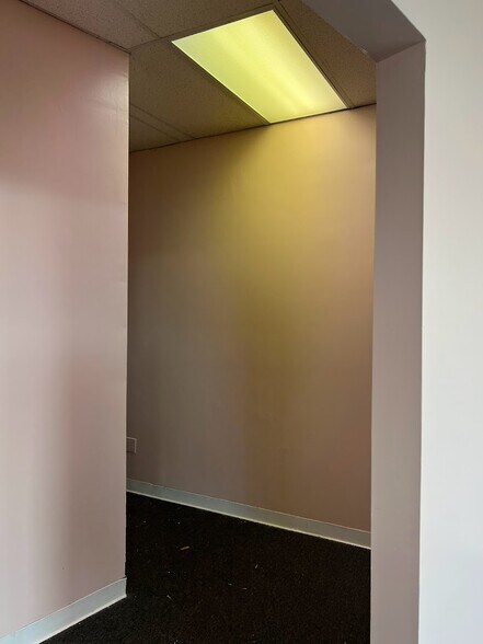 More Photos Of 1058-1068 Country Club Rd, Columbus General Retail For Sale