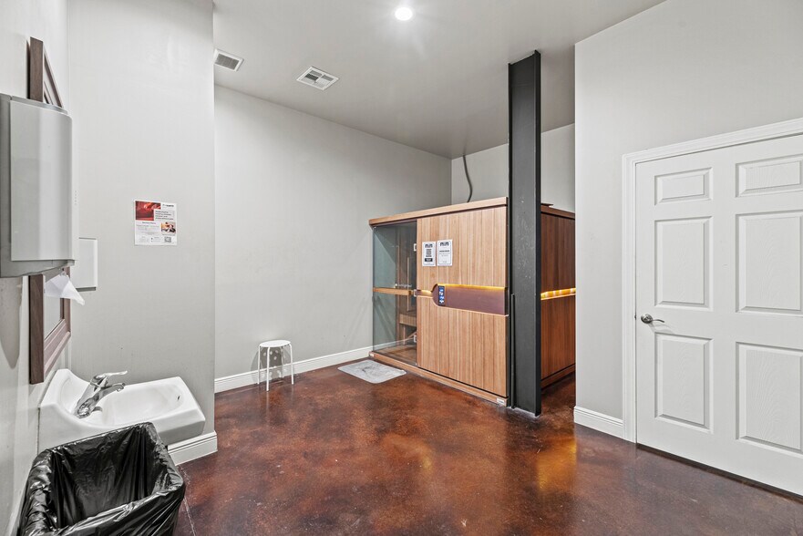 More Photos Of 11703-11711 Spring Cypress Rd, Tomball Unknown For Lease