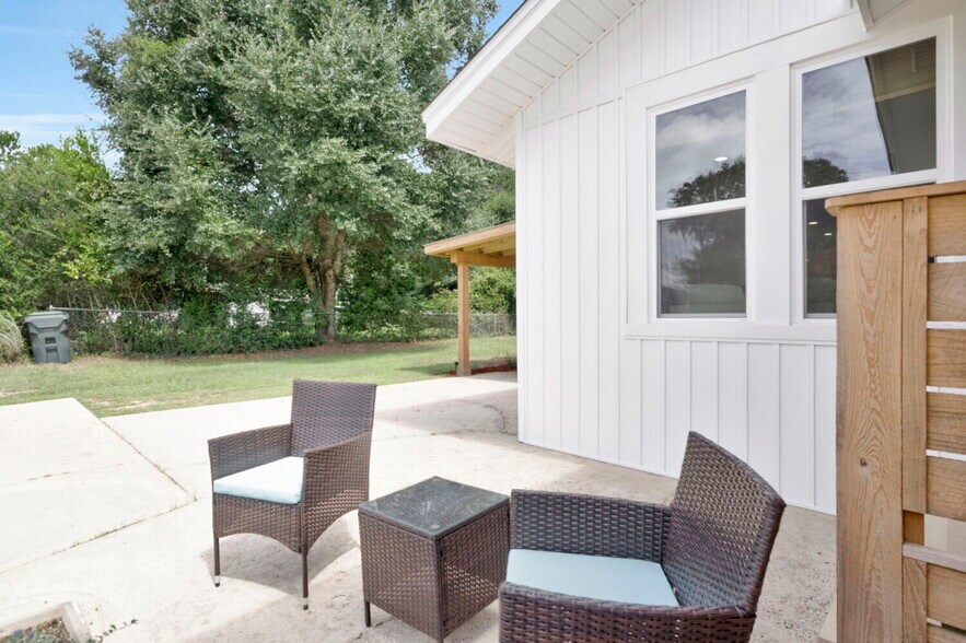 More Photos Of 6682 Ravine St, Milton Office Residential For Sale