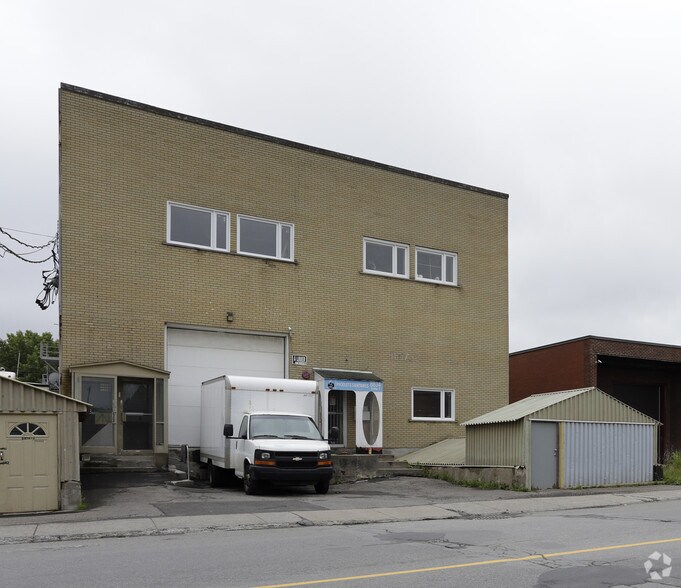 More Photos Of 8830-8834 Rue Pascal-Gagnon, Montréal Industrial For Sale
