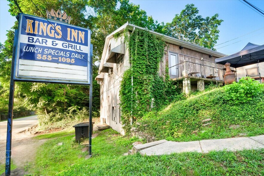 More Photos Of 4342-4348 Washington, Hooven Restaurant For Sale