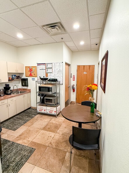 More Photos Of 9494 W Flamingo Rd, Las Vegas Medical For Sale