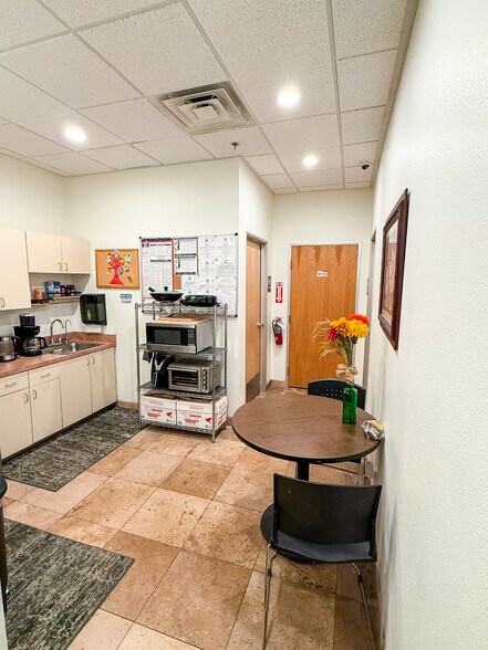 More Photos Of 9494 W Flamingo Rd, Las Vegas Medical For Sale