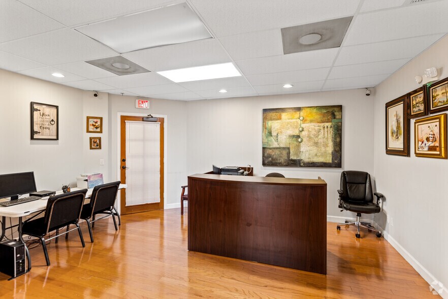 More Photos Of 145 NW Central Park Plz, Port Saint Lucie Medical For Sale