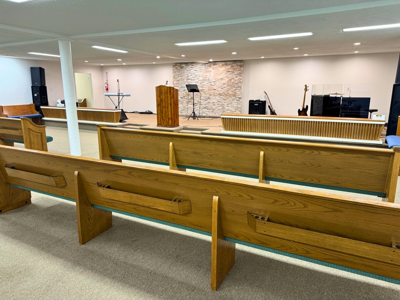 More Photos Of 1922 Dallas St, Pasadena Religious Facility For Sale