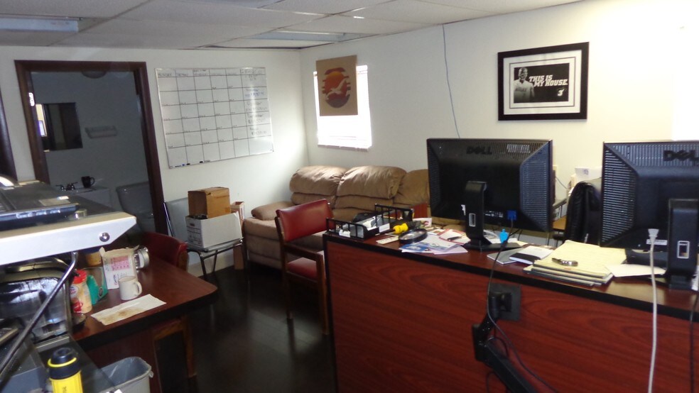 More Photos Of 13977-13981 SW 140th St, Miami Light Distribution For Sale