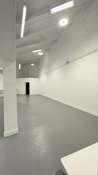 More Photos Of 4444 SW 71st Ave, Miami Light Distribution For Lease