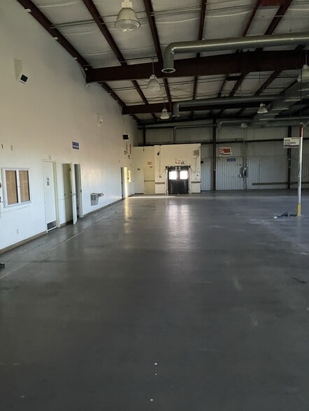 More Photos Of 1221 Cumberland Ave, West Lafayette Warehouse For Sale