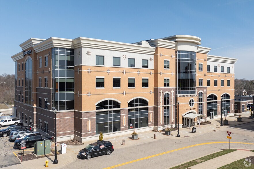 Primary Photo Of 555 Midtowne St, Grand Rapids Medical For Lease