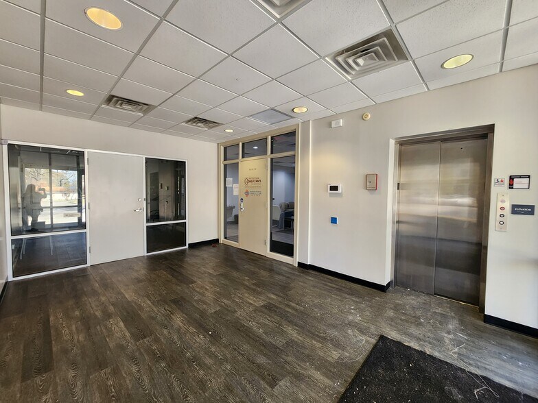 More Photos Of 1570 Watson Blvd, Warner Robins Office For Lease