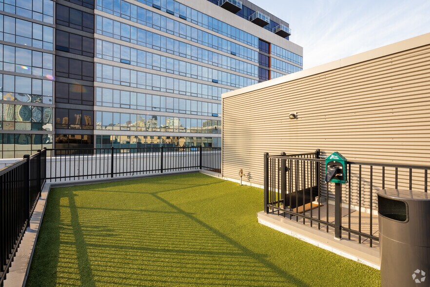 More Photos Of 500 N Milwaukee Ave, Chicago Apartments For Lease