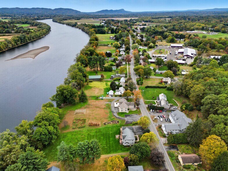 More Photos Of 131 Main St, Hatfield Loft Creative Space For Lease