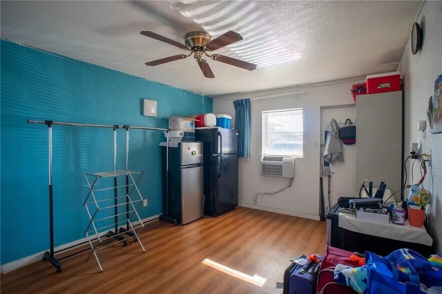 More Photos Of 520 S Jackson St, Jacksonville Hotel For Sale