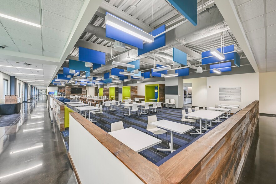 More Photos Of 5601 Headquarters Dr, Plano Office For Sale