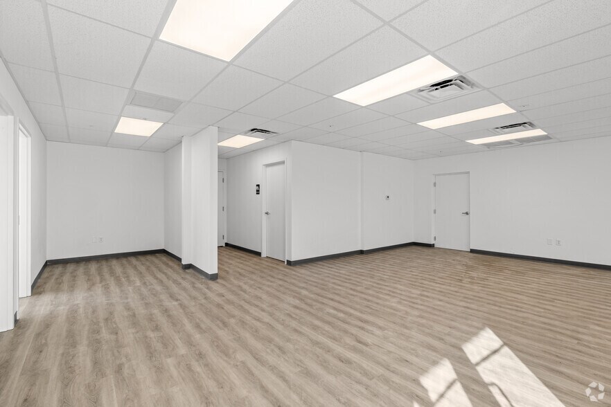 More Photos Of 6501 NW 37th Ave, Miami Warehouse For Lease