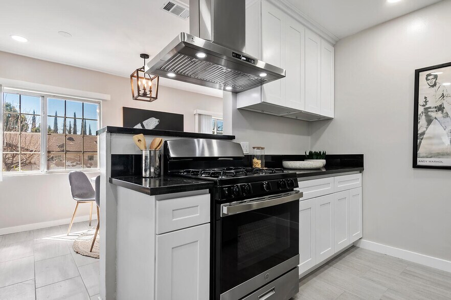 More Photos Of 2201 Avon St, Los Angeles Multifamily For Sale