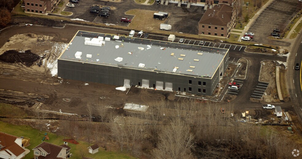 More Photos Of 8700-8720 Eagle Creek Pky, Savage Warehouse For Lease