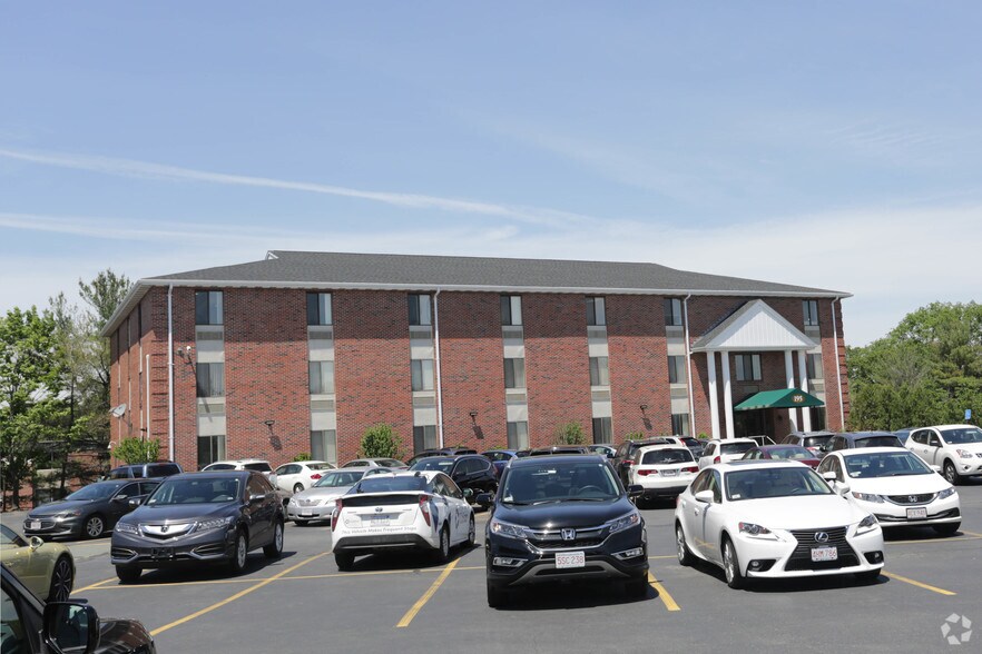 More Photos Of 195 Worcester St, Wellesley Unknown For Lease