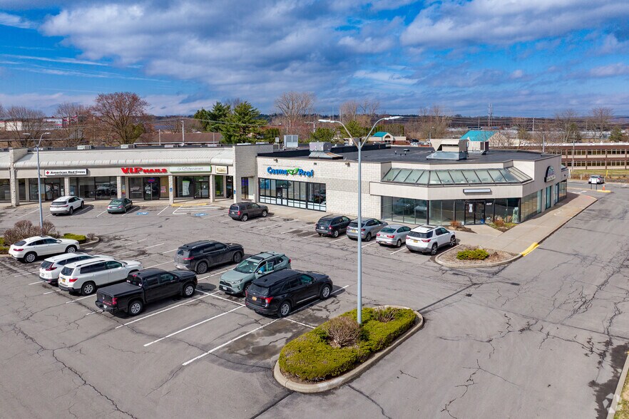 More Photos Of 4671-4697 Commercial Dr, New Hartford Storefront For Lease