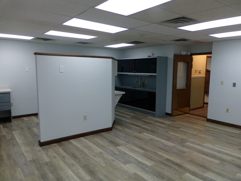 More Photos Of 401 Gilford Ave, Gilford Medical For Sale