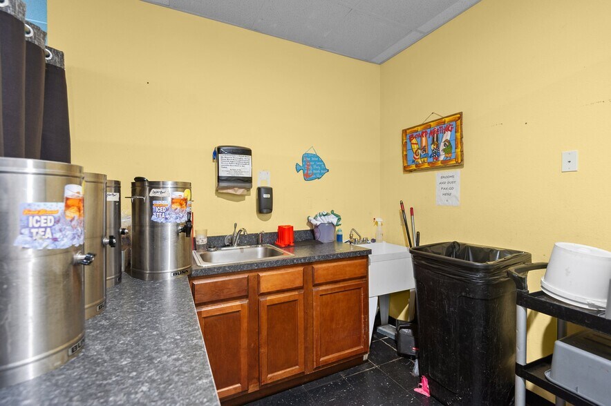 More Photos Of 102 Berry St, Hertford Restaurant For Sale