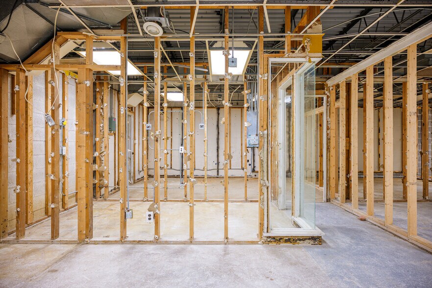 More Photos Of 3921 Olive St, Racine Office For Sale