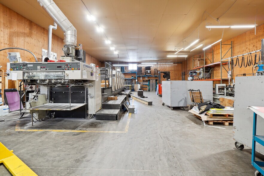 More Photos Of 717 St Saint-Pierre S, Joliette Manufacturing For Lease