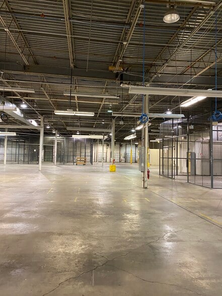 More Photos Of 100 Colin Dr, Holbrook Distribution For Lease