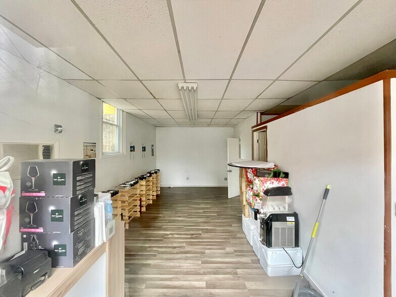 More Photos Of 143 Glen St, Glen Cove Storefront For Sale