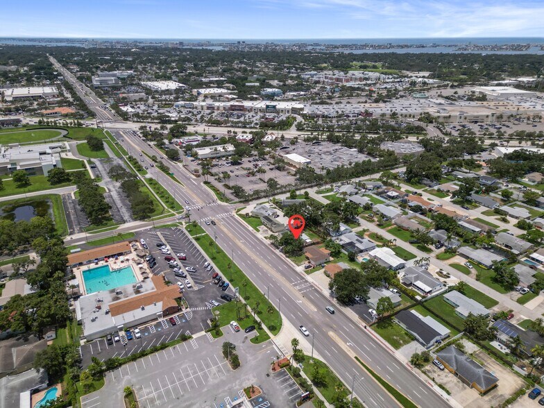 More Photos Of 2672 66th St N, Saint Petersburg Medical For Sale