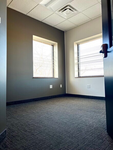 More Photos Of 12345 Portland Ave, Burnsville Flex For Lease