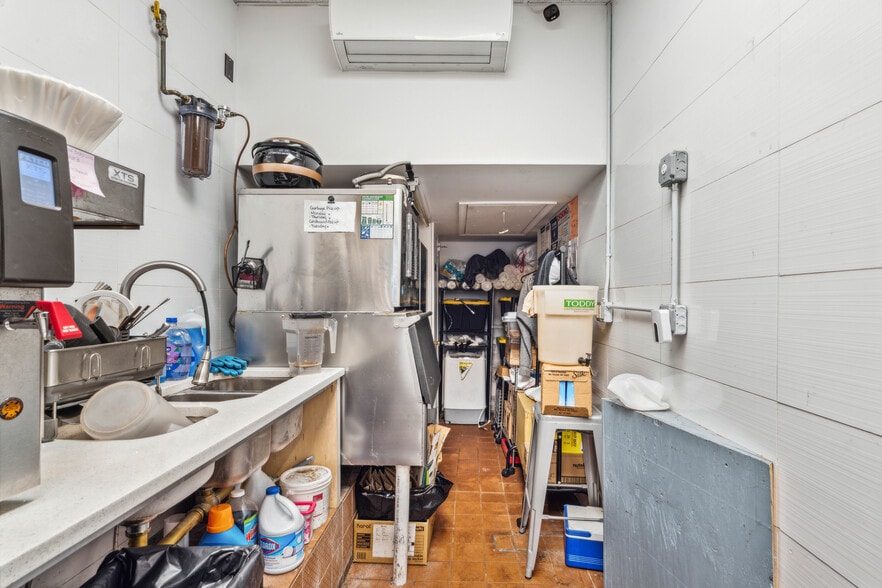 More Photos Of 123 W Third St, New York Apartments For Lease