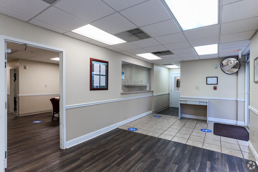 More Photos Of 2308 Palmyra Rd, Albany Medical For Lease