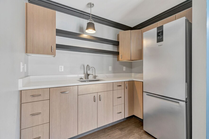 More Photos Of 2327 Anderson Rd, Crescent Springs Office For Lease