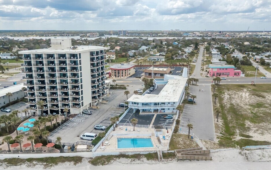 More Photos Of 1503 S Atlantic Ave, Daytona Beach Hotel For Sale