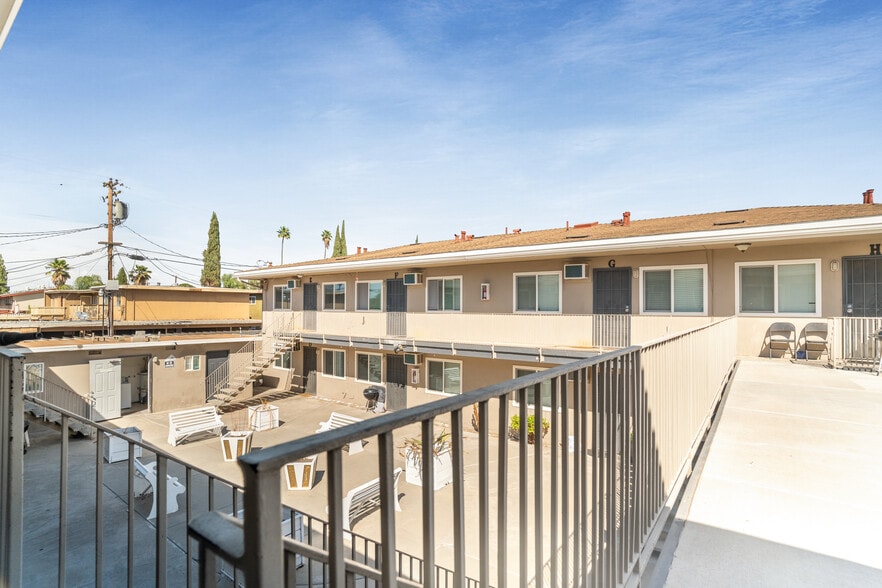 More Photos Of 1312-1322 Bulldog Ln, Fresno Apartments For Sale