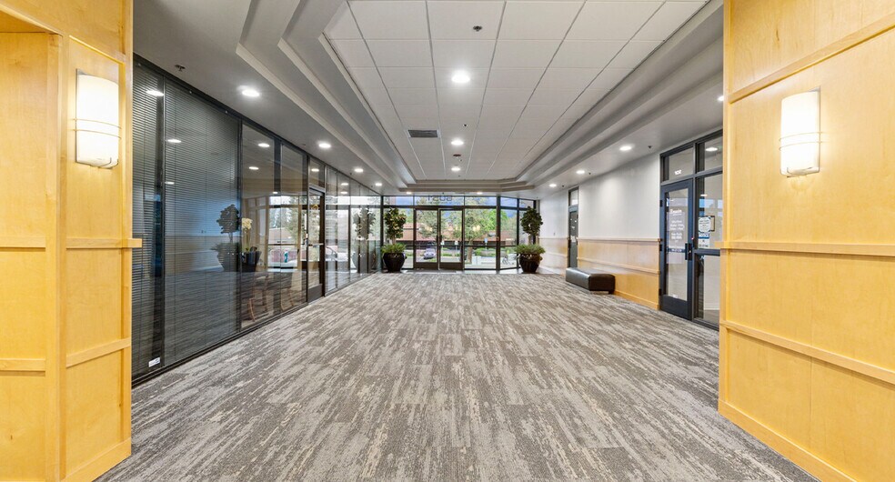 More Photos Of 6051 N Fresno St, Fresno Office For Lease