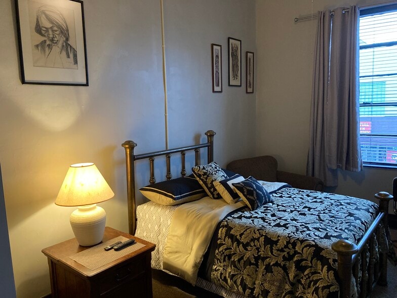 More Photos Of 34 N Vermilion St, Danville Restaurant For Sale