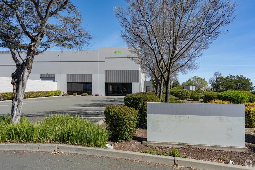 More Photos Of 4725 Industrial Way, Benicia Warehouse For Lease