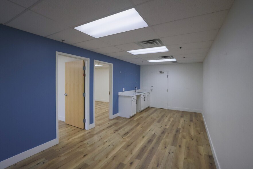 More Photos Of 10740 Lyndale Ave S, Bloomington Light Manufacturing For Sale