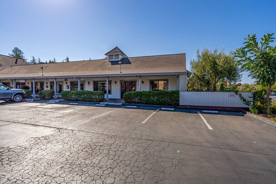 More Photos Of 1270 Broadway, Sonoma Freestanding For Sale