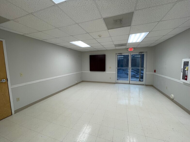 More Photos Of 525 Samaritans Ridge Ct, Elkin Medical For Lease