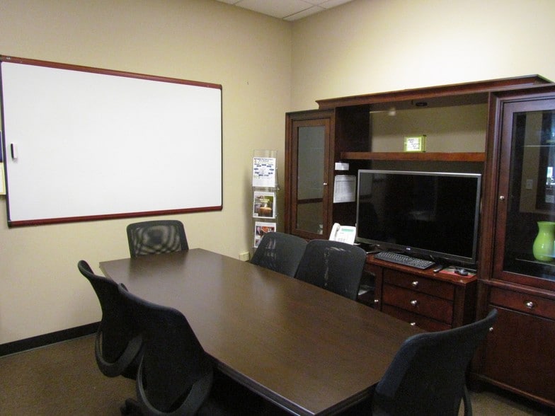 More Photos Of 465 E Roosevelt Rd, West Chicago Freestanding For Sale