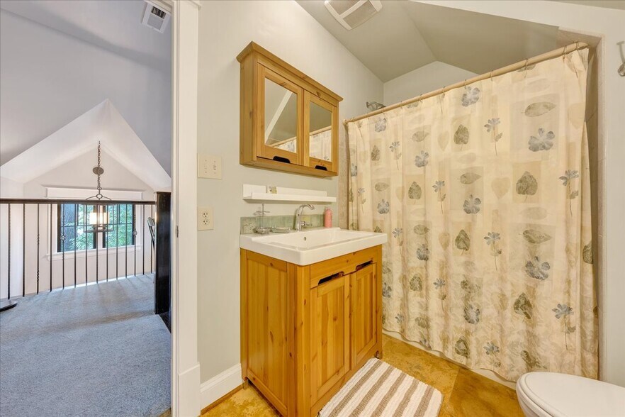 More Photos Of 1526 Franklin Rd SW, Roanoke Hospitality For Sale