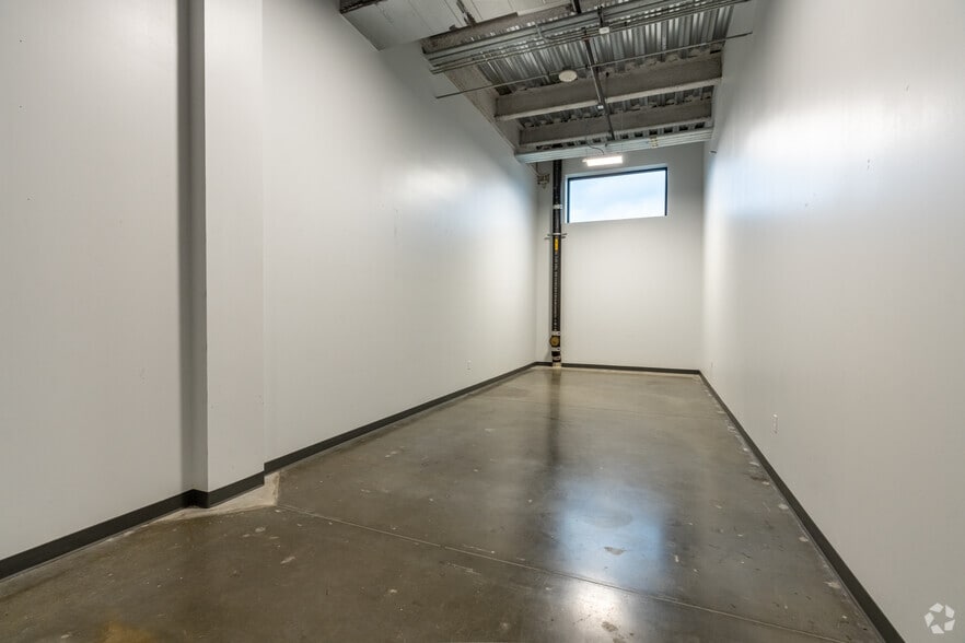 More Photos Of 4229 North FM 620, Austin Flex For Sale